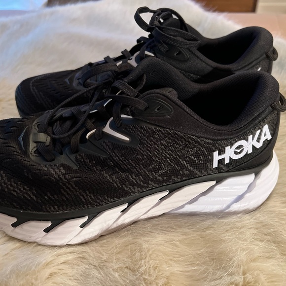 Hoka Sneaker - Picture 2 of 3